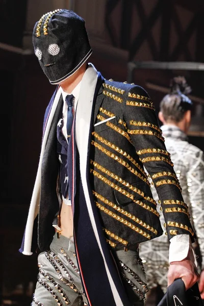 Look 69